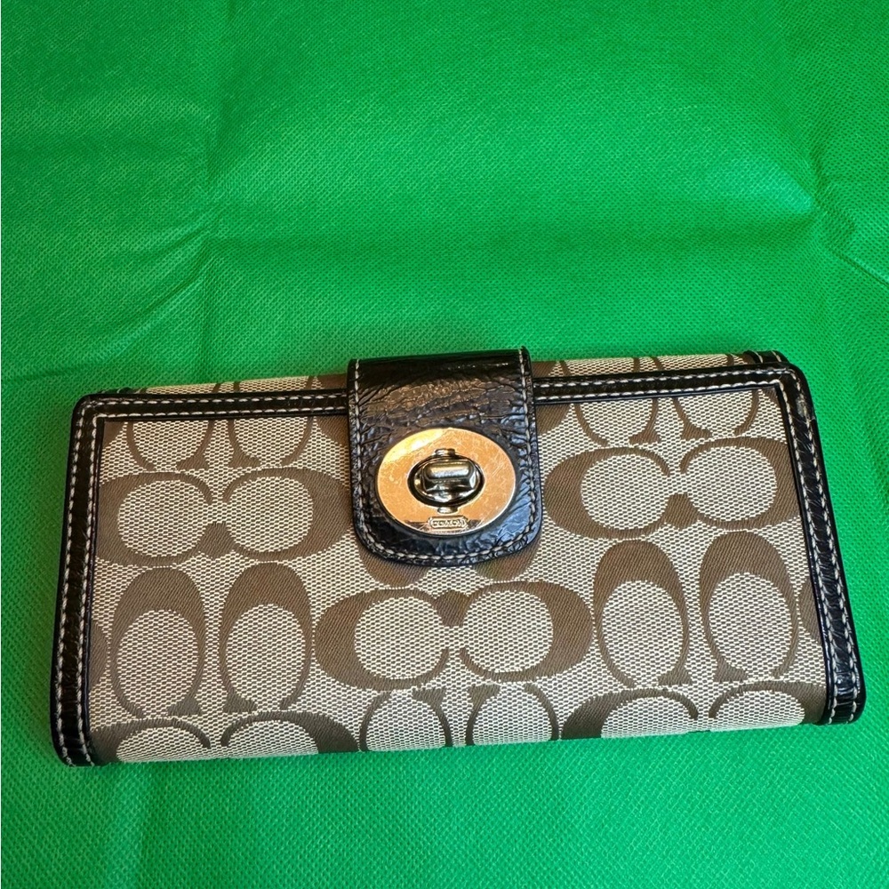 Coach wallet. Excellent condition